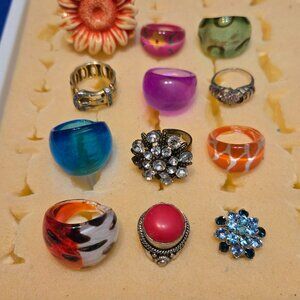 Lot of Fashion Rings.